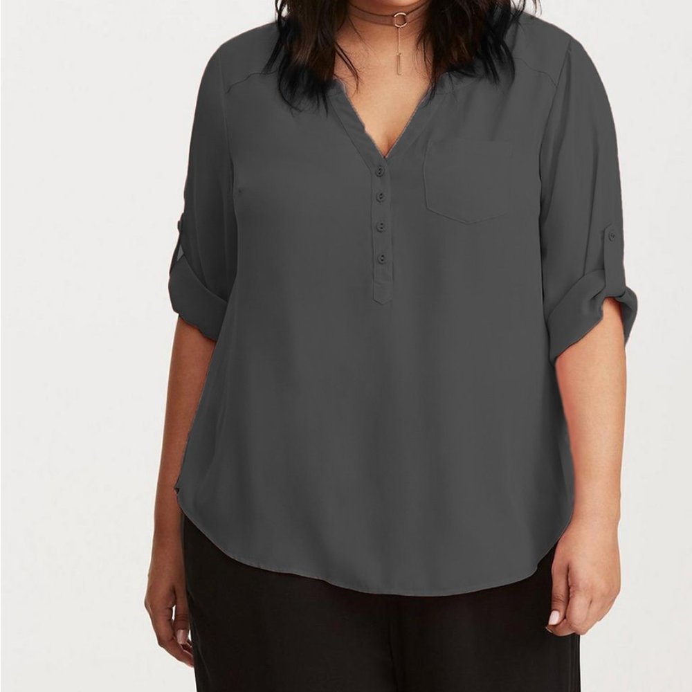 TORRID Harper - Gray Poly Weave One Pocket Pullover Blouse NWT